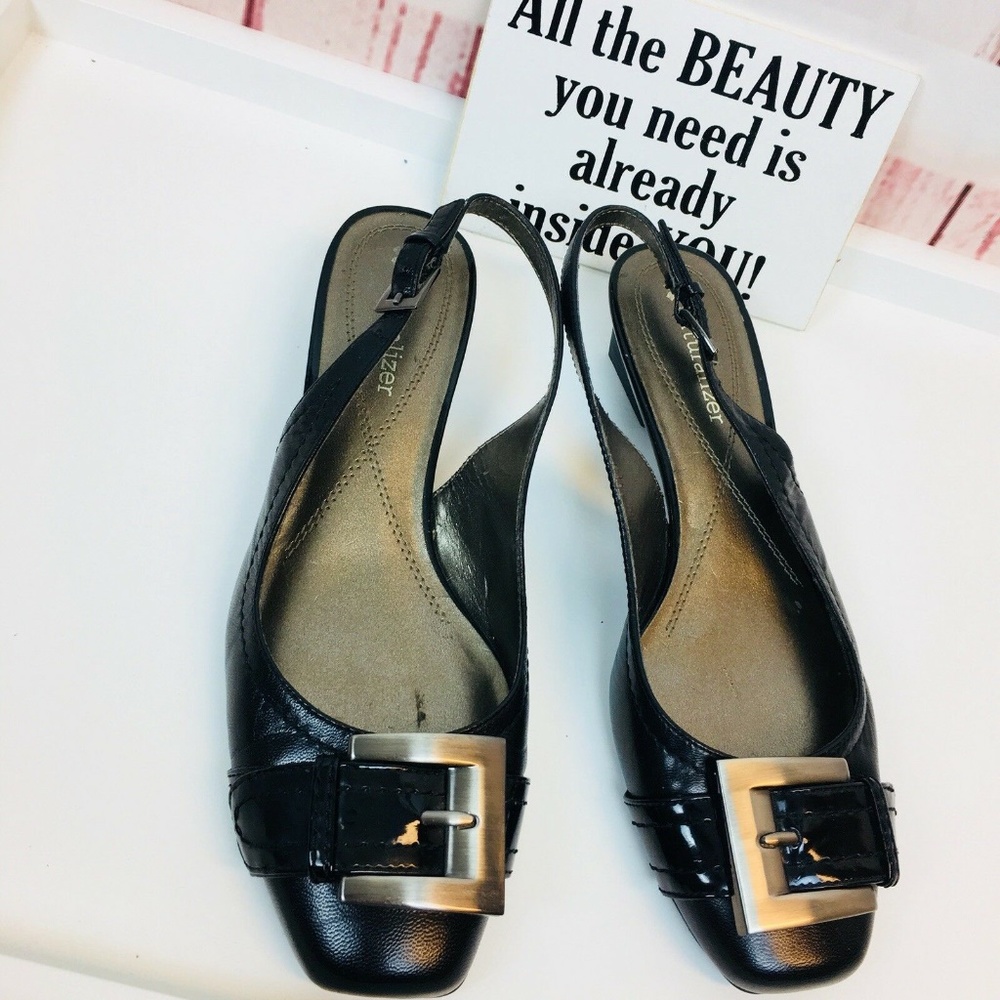 Naturalizer Kitten Heels Closed Toe Women Size 6.5